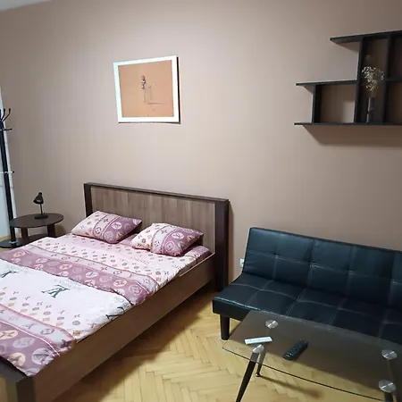 ляльковий театр не мансарда Apartamento *