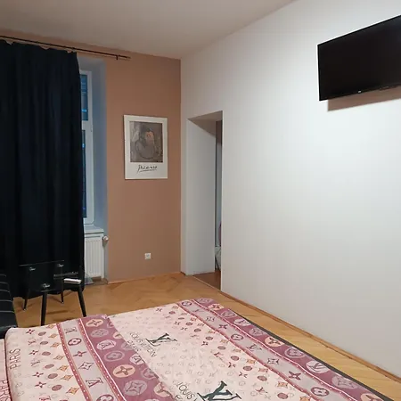 ляльковий театр не мансарда Appartamento *